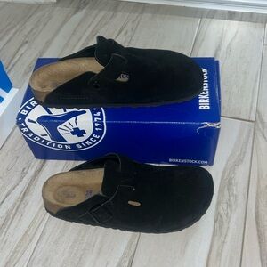 Birkenstock Clogs, Size 39( women's 8 men's 6) In black